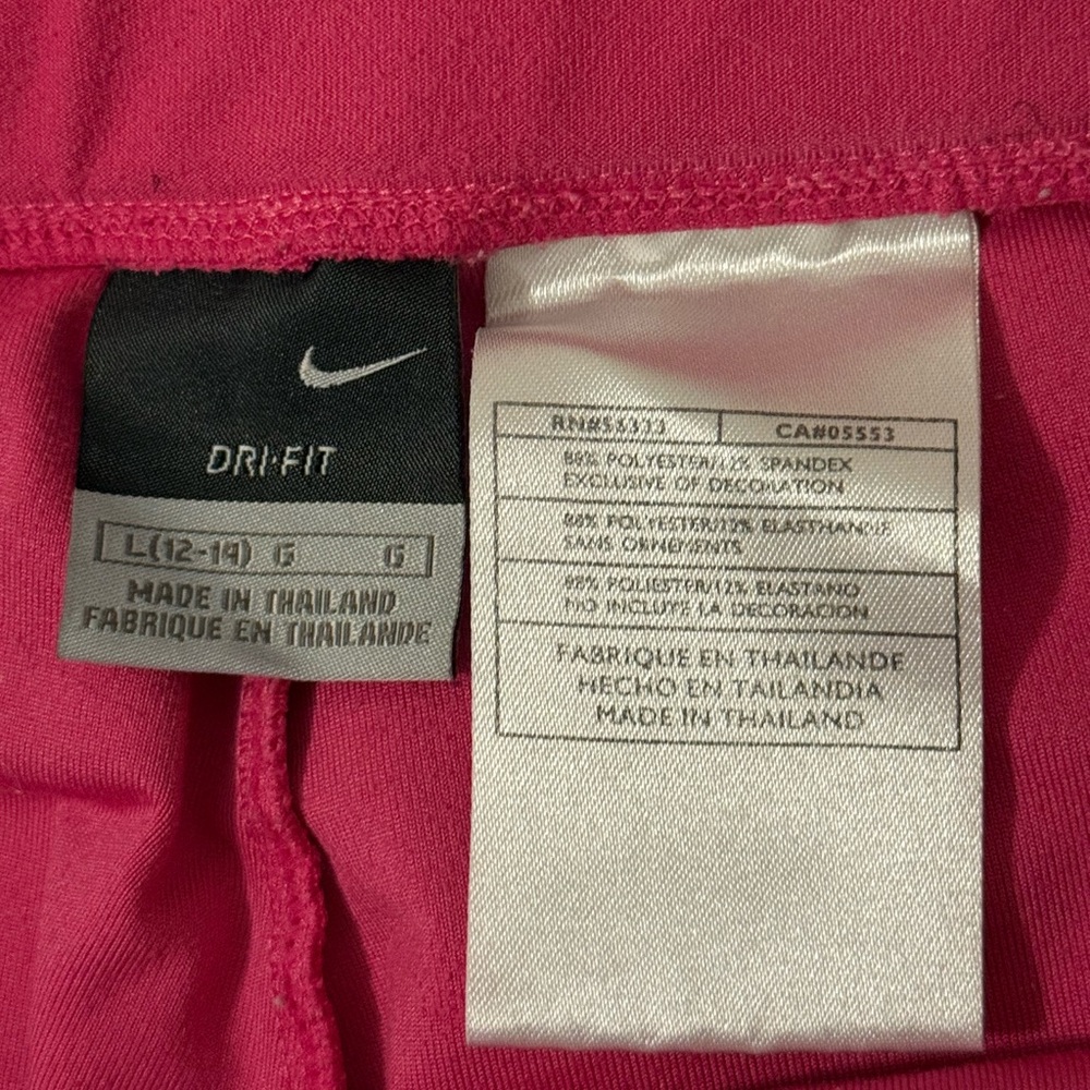 Nike Women's Hot Pink Barbie Dri-Fit Shorts Sz M/L - Picture 2 of 4